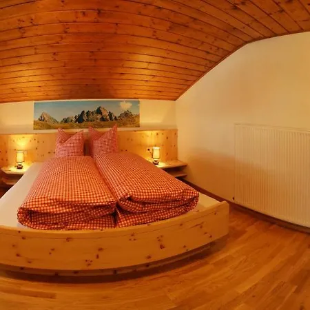 Tobadillerhof Farm stay